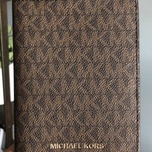 Michael Kors passeport wallet